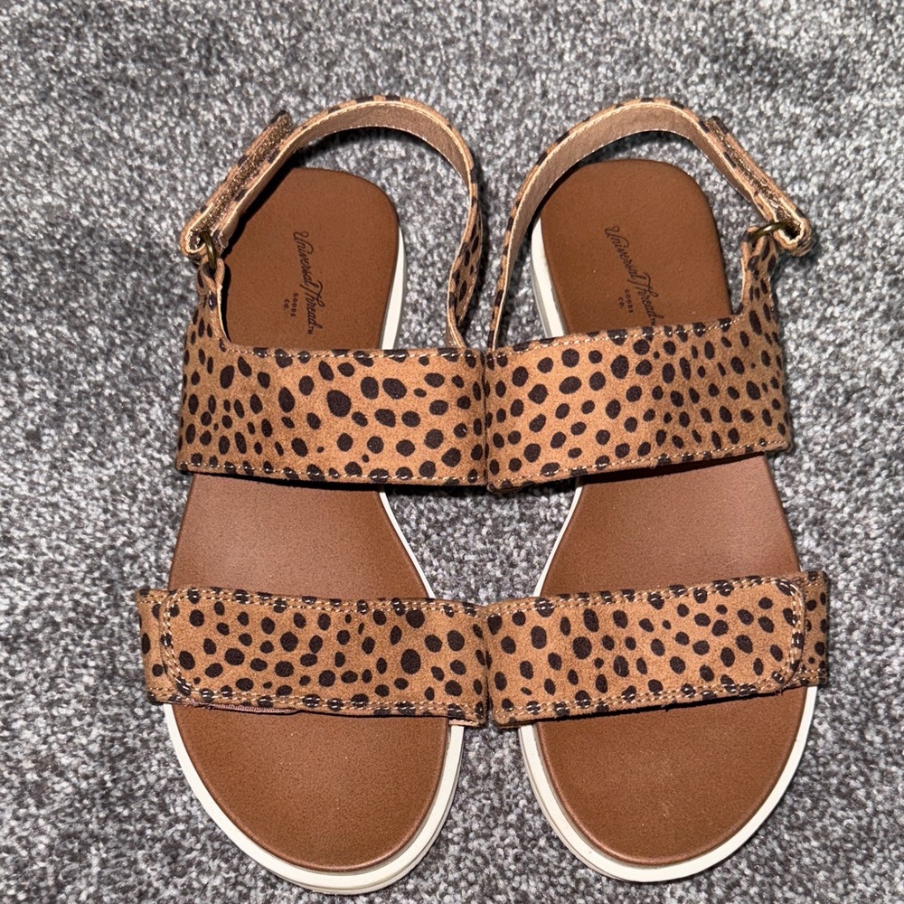 Universal Thread Brown and Black Sandals